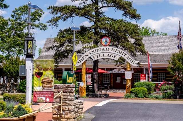Shen Hertiage Village E90C8AE5 5056 A36A 084401C1FB3EB8D1 e90c8a135056a36 e90c9323 5056 a36a 08c1e01a7f0abefc